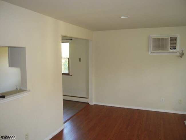 Photo - 31 Spring Ave