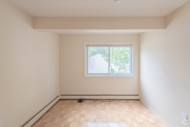 3 BR, 1 BA
