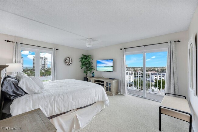 Photo - 250 Park Shore Dr Unidad 803