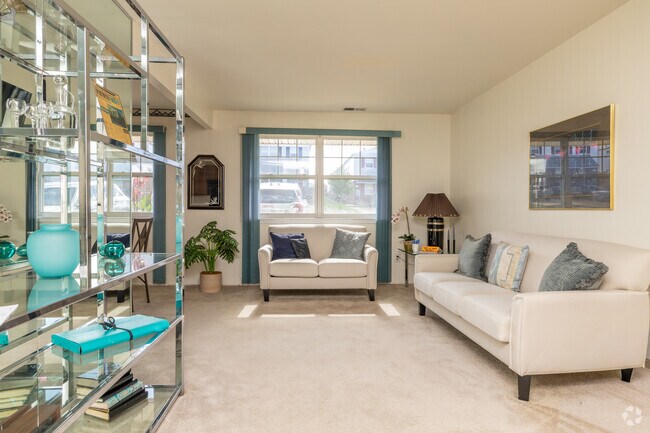 2BR, 1BA - 950SF - Living Room