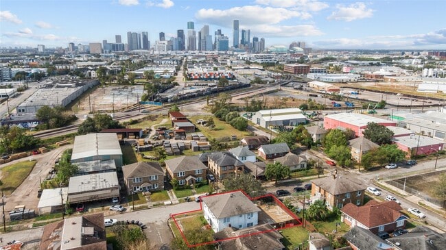 3901 Dallas St Unit B