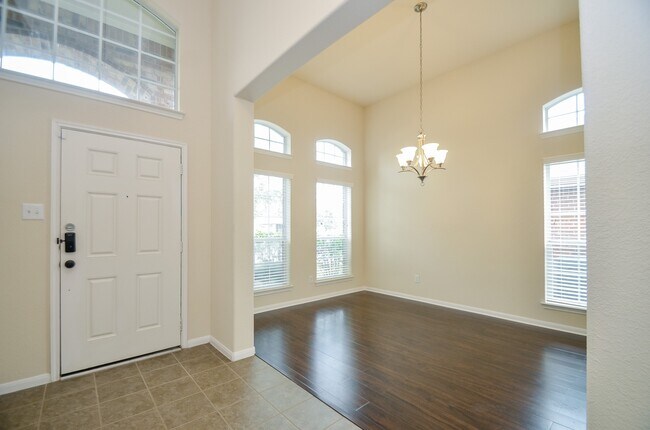 Photo - 2903 Gaelic Green St