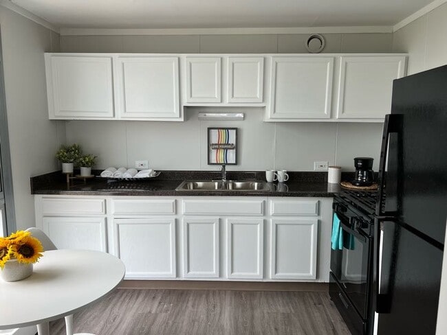 Kitchen - Lake Grove Village