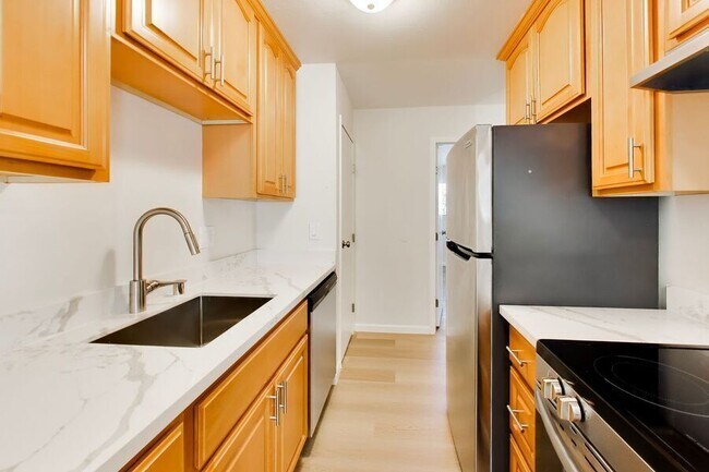 Photo - 16878 Meekland Ave Unit 04