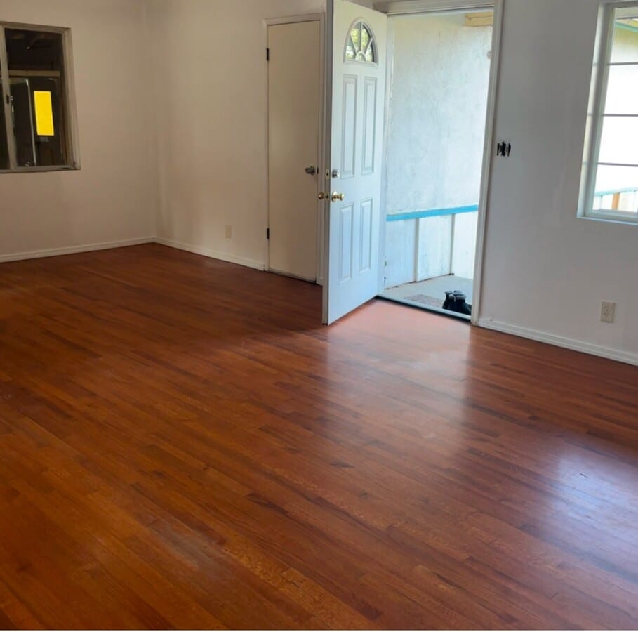 Photo - 909 Fern St