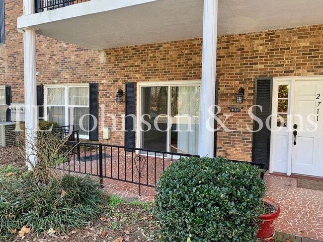 Photo - Two Bedroom Condo Convenient To WFU