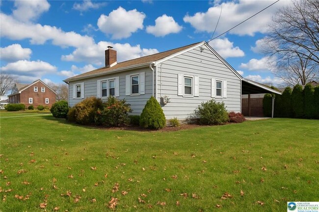 Photo - 1103 N Van Buren St