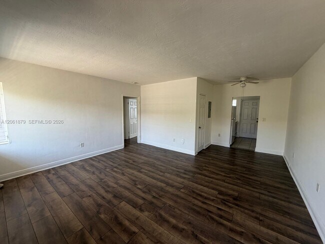 Photo - 8321 Crespi Blvd Unit 6
