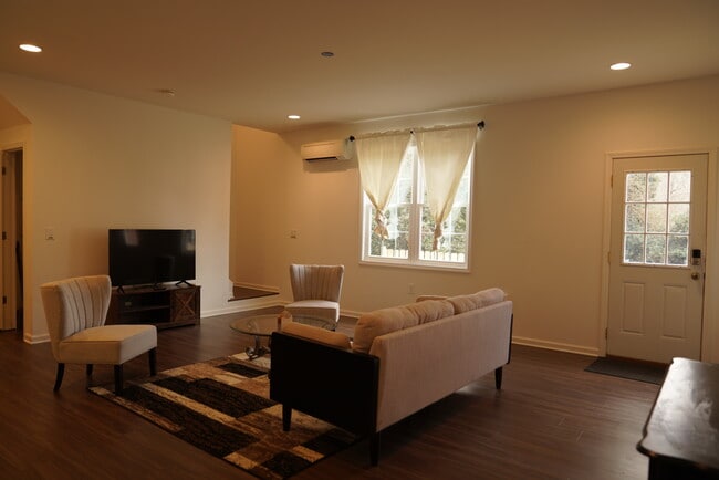 Photo - 3100 Dogwood Dr