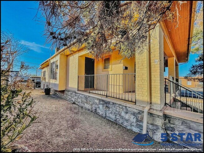 Photo - 2526 Yandell Dr Unit 2