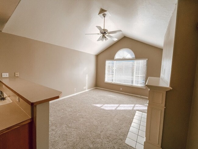 Building Photo - Timeless Condo in the Heart of Orem