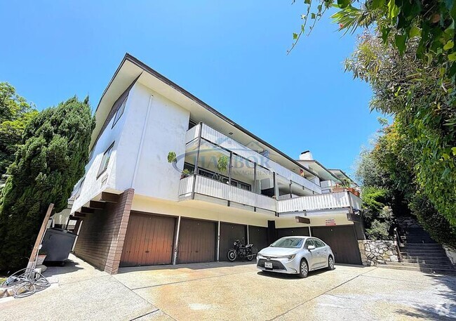 Building Photo - 2412 Palos Verdes Dr N Rental