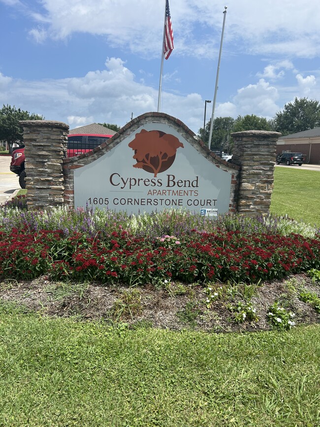 Cypress Bend - Cypress Bend Apartments