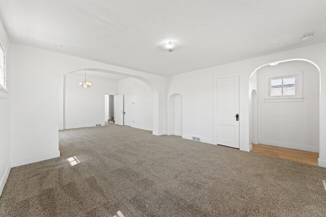 Photo - 4800 Holdings LLC Unidad 125 E 4800 S