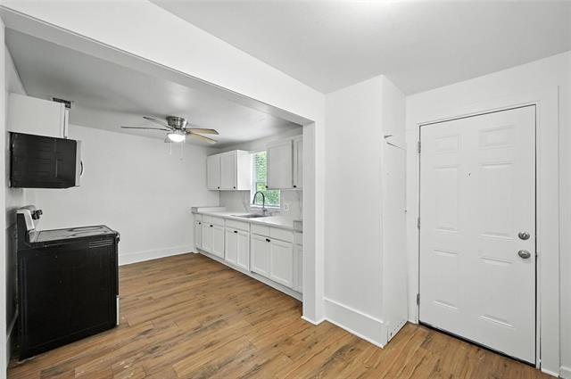 Photo - 903 W Baker St