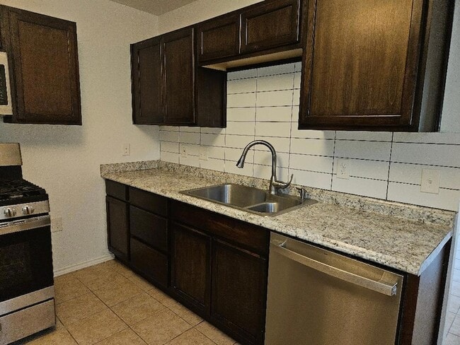 Photo - 105 Ila St Unidad A