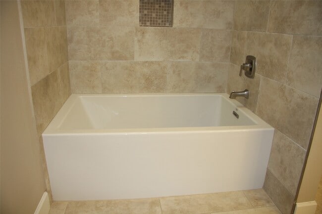 Photo - 2227 Highland Hills Dr
