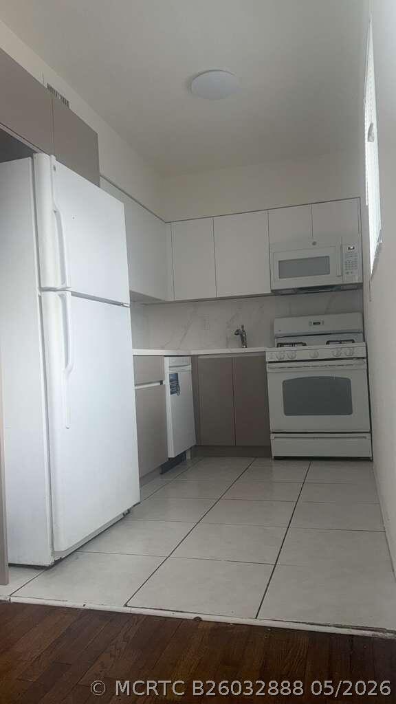 Photo - 2080 NE 167th St Unit 37