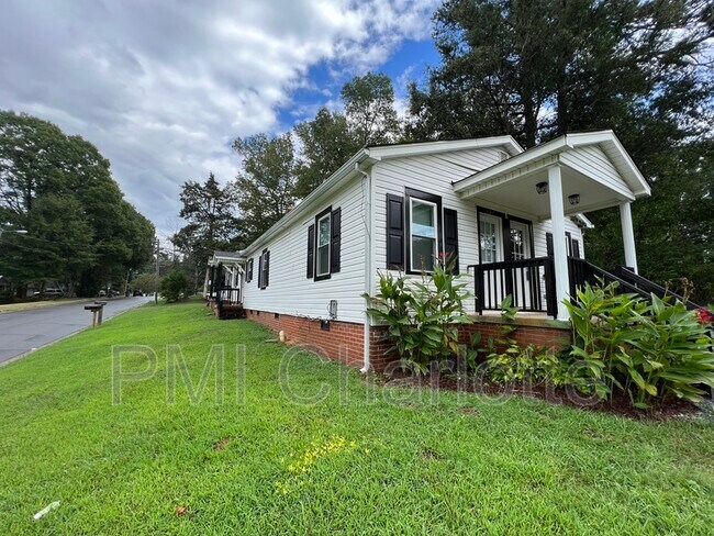 Photo - 623 W Iredell Ave