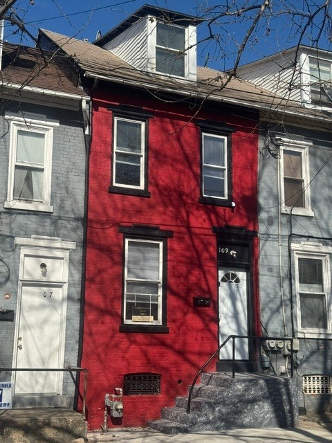 Photo - 109 N Warren St