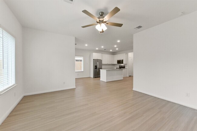 Photo - 11938 Lakewood W Dr