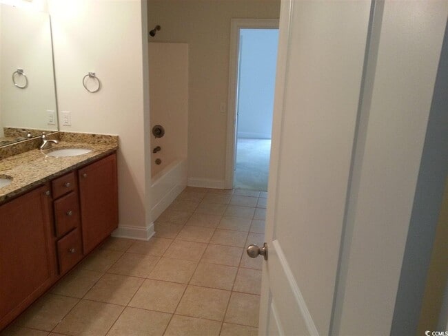 Photo - 140 Villa Grande St