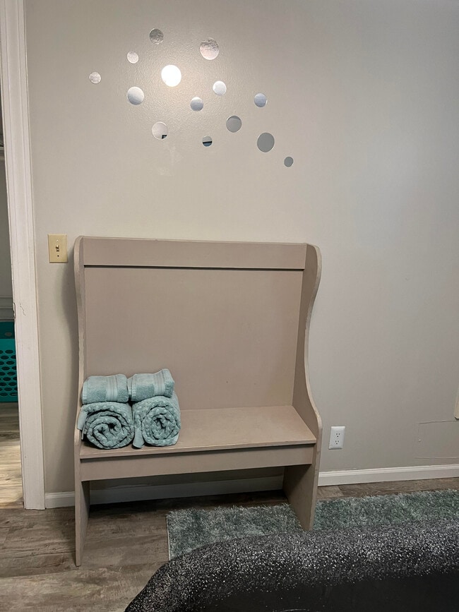 Photo - 4622 Cass St