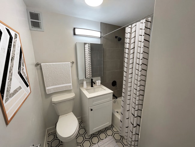 Sheridan Tower - 5650 N Sheridan Rd
