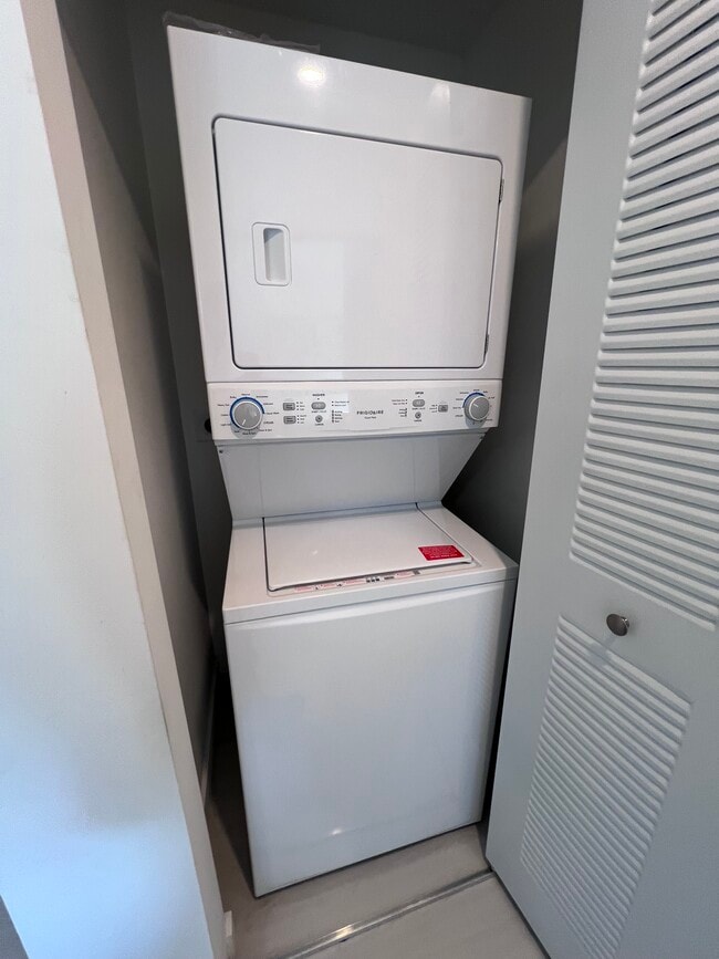 Photo - 20421 NW 20th Ct Unidad A2