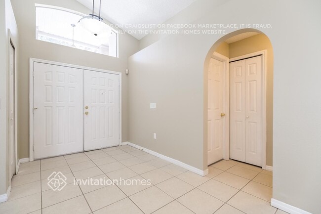 Photo - 2848 Crofton Way