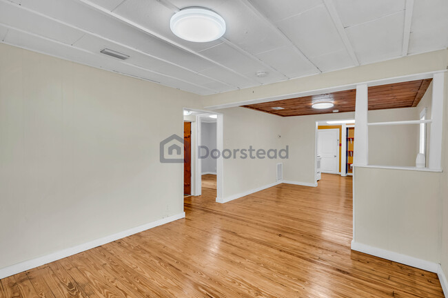 Photo - 72 Anderson St House