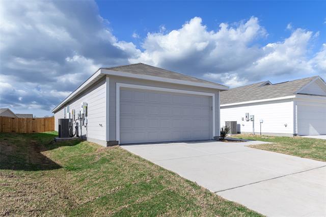 Photo - 313 Thresher Ln