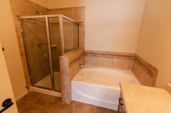 Photo - Ledgestone Apartments