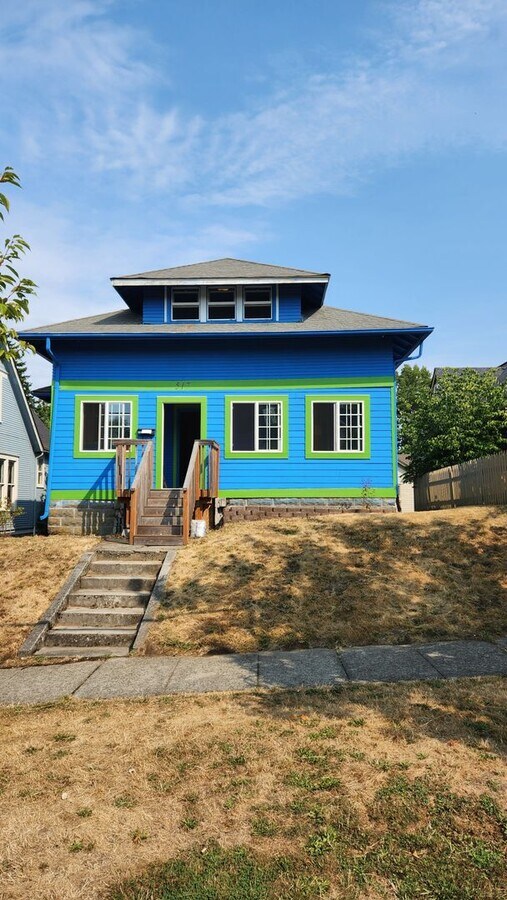 3 Bed 1 Bath Home! - 3 Bed 1 Bath Home! Unit 1