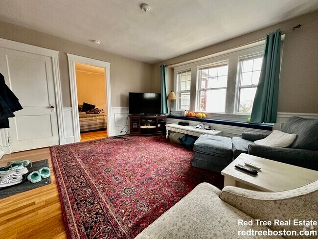 Building Photo - 102 Bennett St Unit 2 Rental