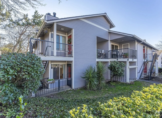 Building Photo - 2 bed, 2 bath rental condo in Lake Oswego ... Unit H101