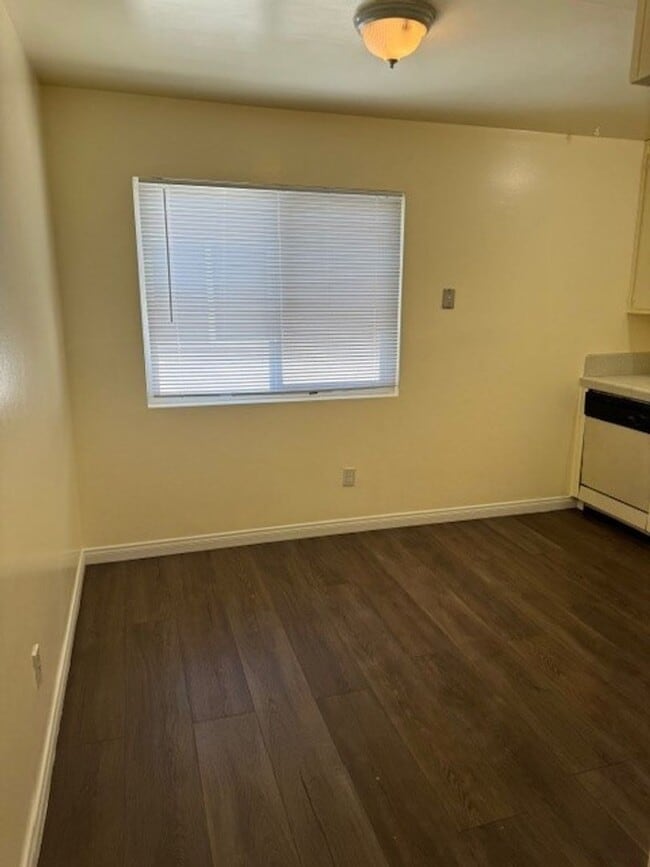 Photo - Edmonton St Unit #D