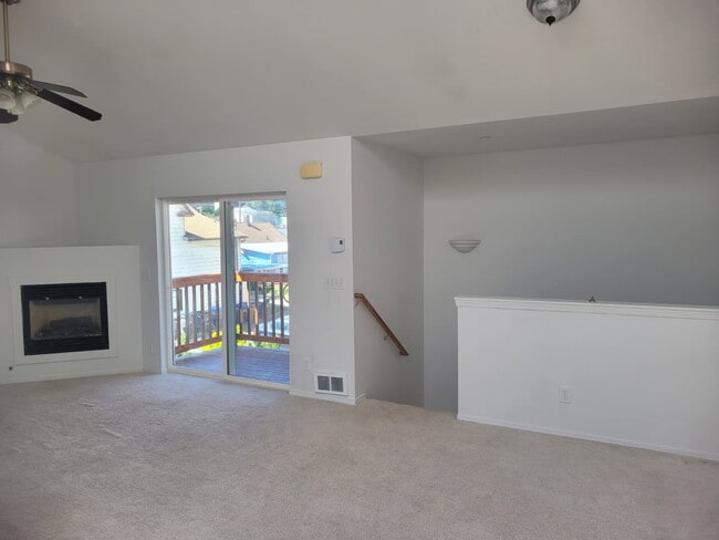 Photo - 123 N Rainier Ave