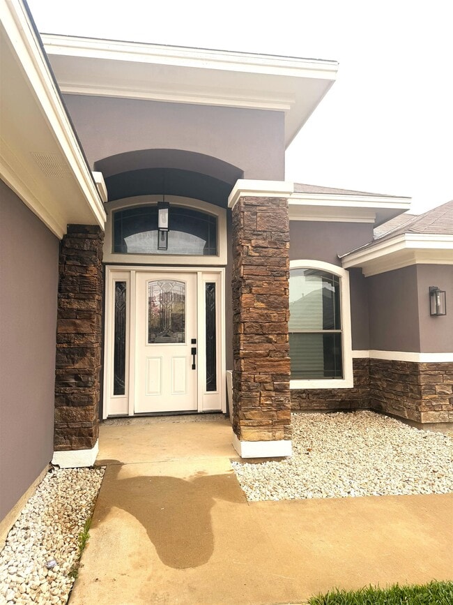 Photo - 616 Waxwing Cedar Drive