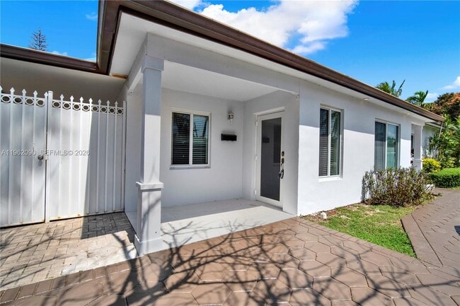 Building Photo - 5901 SW 45th St Unit 1