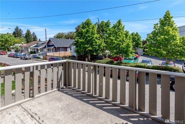 Photo - 642 N State St