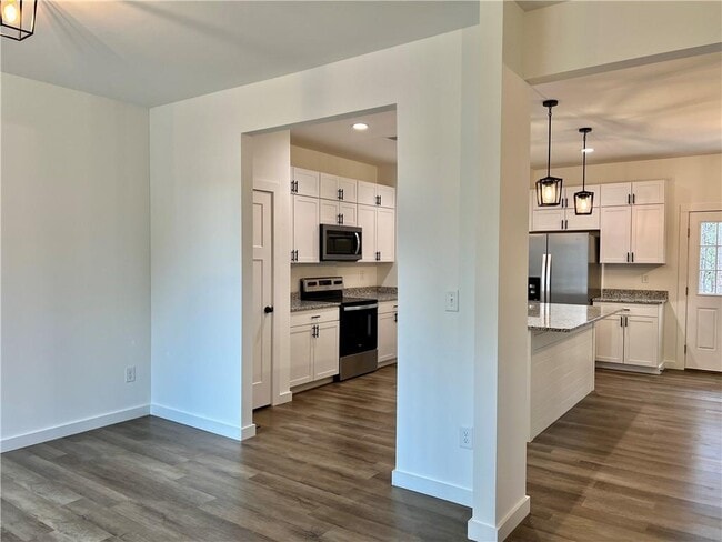 Photo - 24 Rocky Cir NE