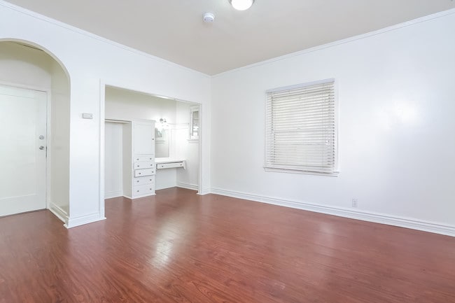 Photo - 21 Westminster Ave Unit 104