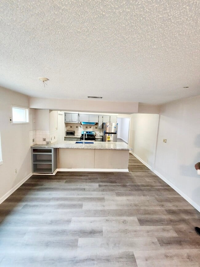 Photo - 2840 Belden St