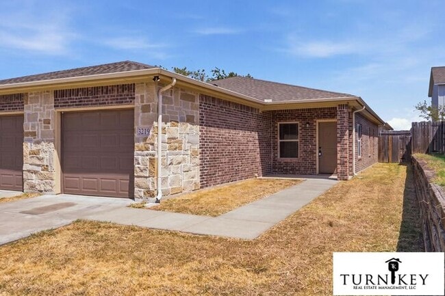 Photo - Fabulous 3BR/2BA Duplex | 9' Ceilings | Granite Kitchen | Private Fenced Yard!