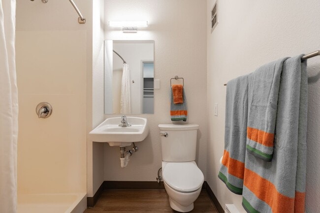 Photo - Crossroads Garden Apartments