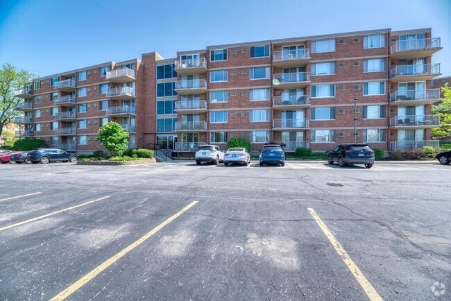 Building Photo - 2200 S Stewart Ave Unit 2C Rental