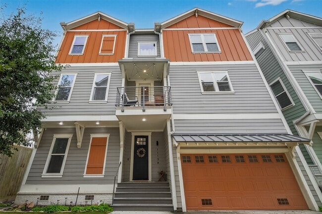 Building Photo - 1113 W 15th 1/2 St