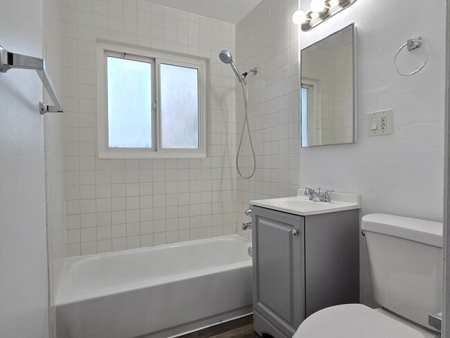 Photo - 511-523 E Reed St Unit 523F