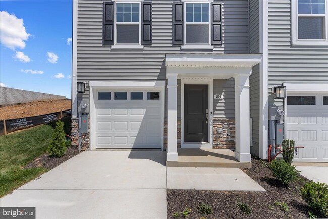 Building Photo - 501 Fontana Cir